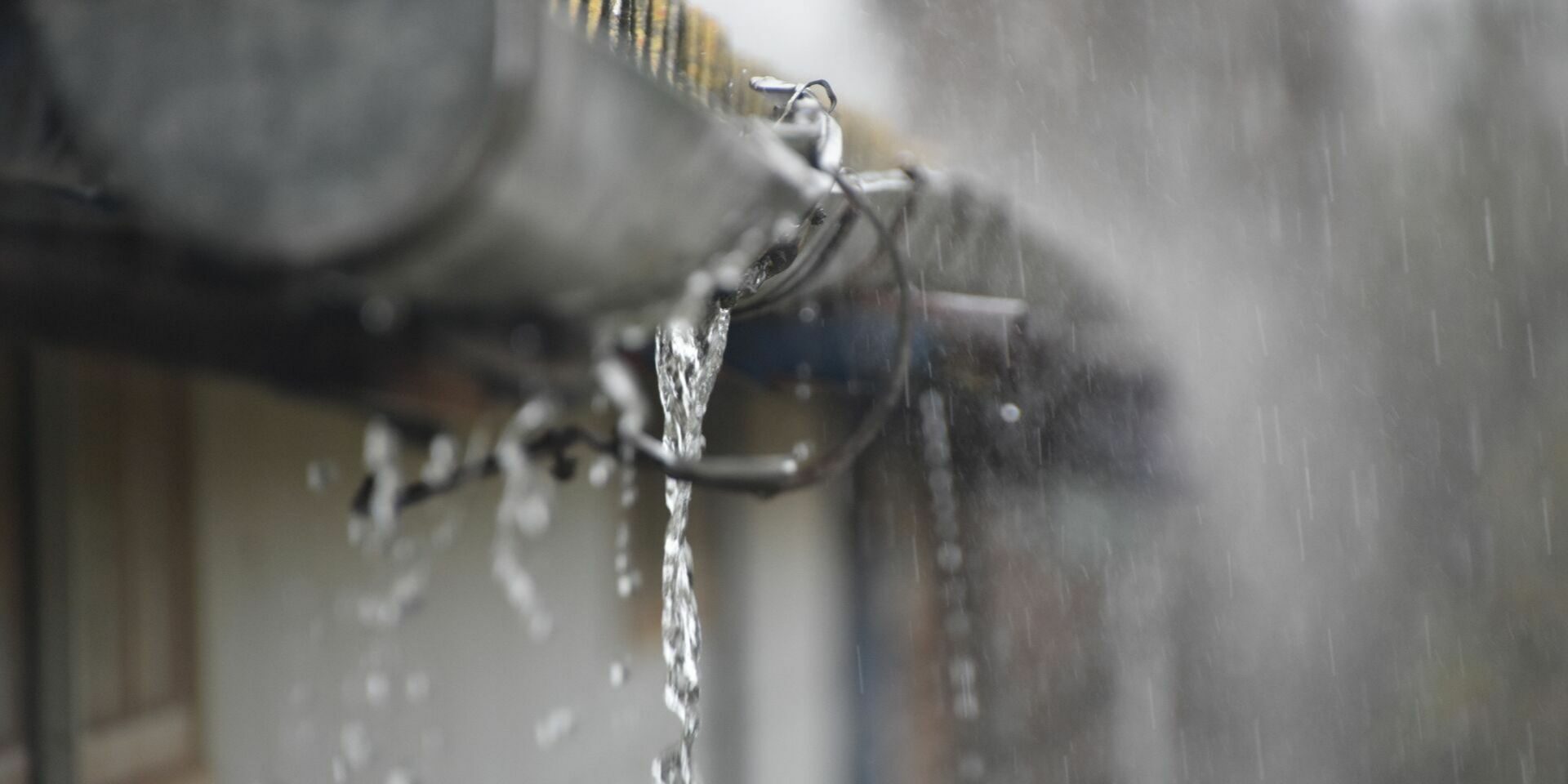 Why are My Gutters Leaking? Weatherguard Gutters